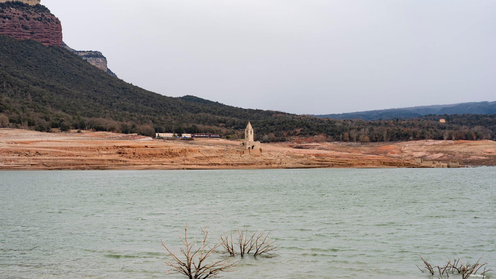 Cataluña sale de la emergencia por sequía y relaja las restricciones al consumo de agua 