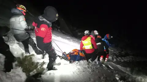 Rescate de los bomberos de Cataluña en el Pirineo Rescate de los bomberos de Cataluña en el Pirineo
