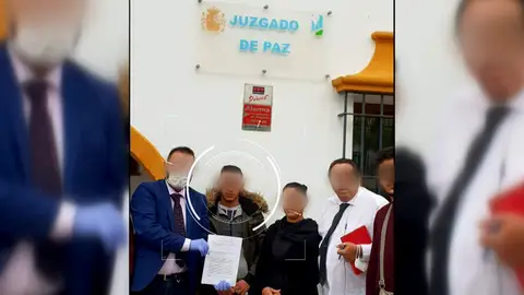 El amigo del joven que ha vengado la muerte de su padre en Huelva: "En caliente hace uno cosas que no quiere" El amigo del joven que ha vengado la muerte de su padre en Huelva: "En caliente hace uno cosas que no quiere"
