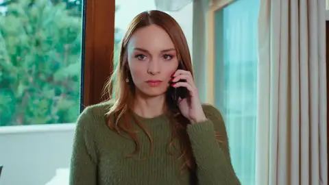 Cansu habla por teléfono con Ender Cansu habla por teléfono con Ender