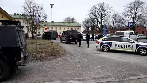 Tiroteo en una escuela finlandesa Tiroteo en una escuela finlandesa