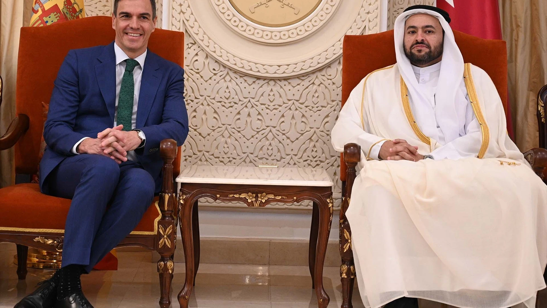 S&aacute;nchez junto al secretario de Estado de Ministerio de Asuntos Exteriores de Catar, Mohammed bin Abdulaziz Al-Khulaifi