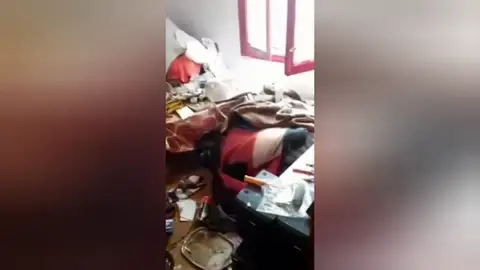 Así encontraron la casa del hombre con Síndrome de Diógenes en Elche Así encontraron la casa del hombre con Síndrome de Diógenes en Elche