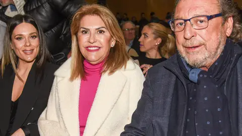 Lorena Gómez, con sus suegros Paqui y José María Lorena Gómez, con sus suegros Paqui y José María