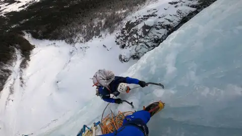 Los hermanos Pou subiendo el 'Hydneffosen' en Noruega Los hermanos Pou subiendo el 'Hydneffosen' en Noruega