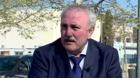 Juan, el tío de Luis Rubiales: "Me encontré un hombre obsesionado, con una ambición enorme por el dinero, la comida lujosa y el sexo" Juan, el tío de Luis Rubiales: "Me encontré un hombre obsesionado, con una ambición enorme por el dinero, la comida lujosa y el sexo"