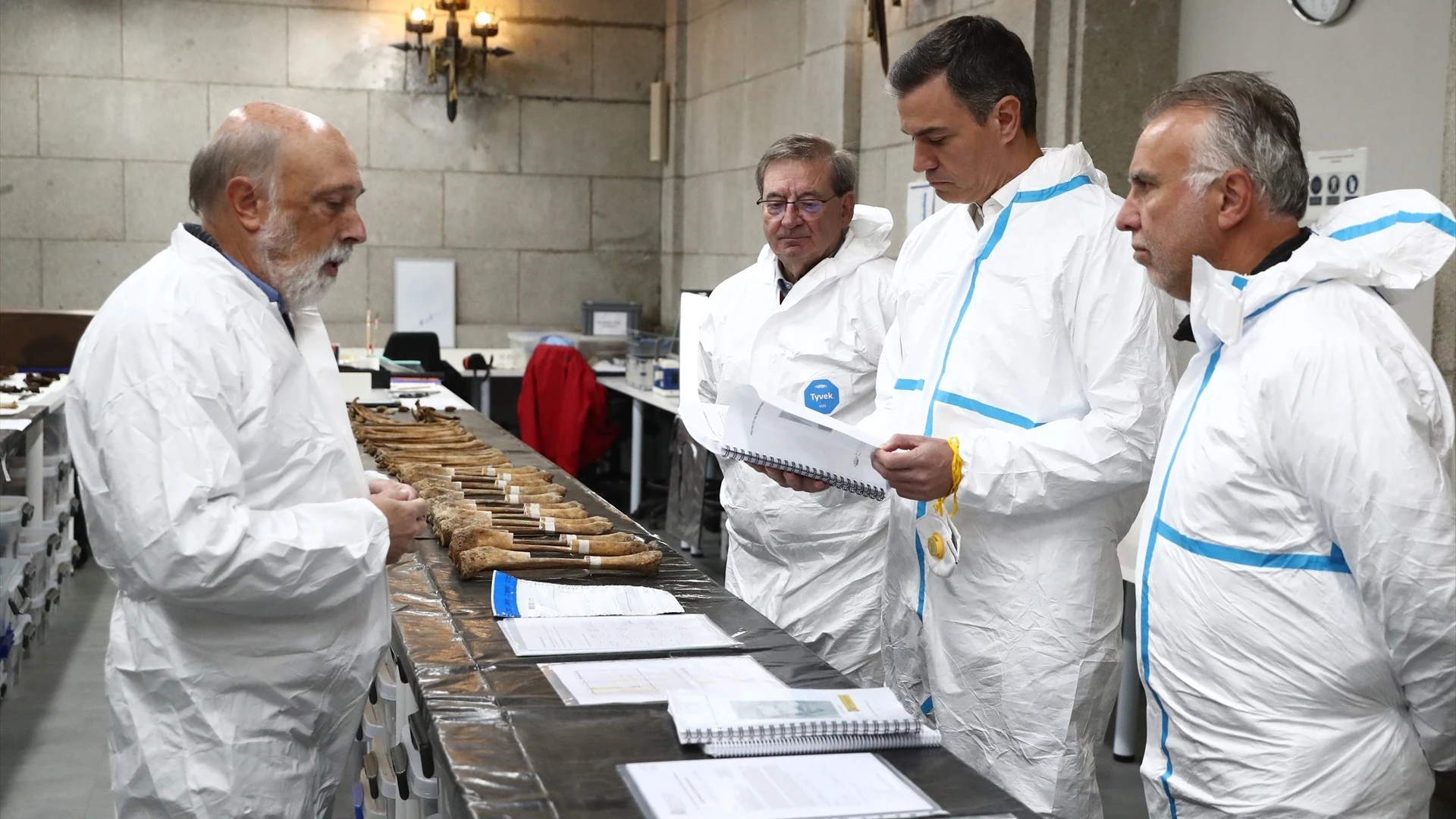 Pedro Sánchez en su visita al Valle de Cuelgamuros Pedro Sánchez en su visita al Valle de Cuelgamuros
