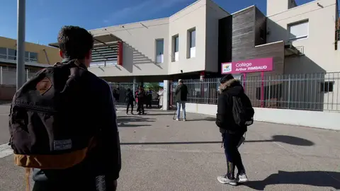 Imagen del colegio donde ocurrieron los hechos en Francia Imagen del colegio donde ocurrieron los hechos en Francia