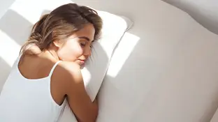 Mujer durmiendo, imagen de archivo Mujer durmiendo, imagen de archivo