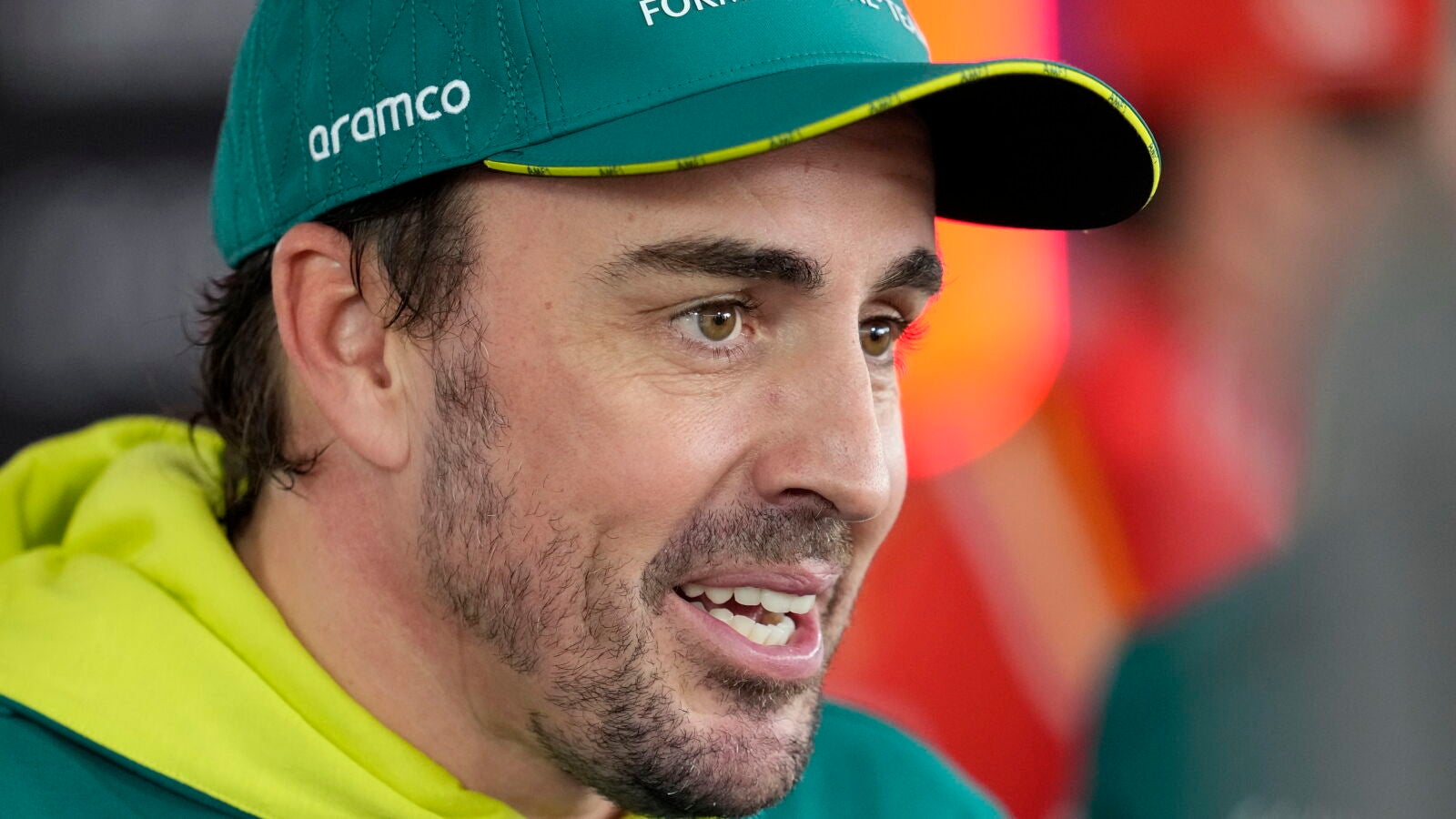 Fernando Alonso da las claves de su renovación con Aston Martin