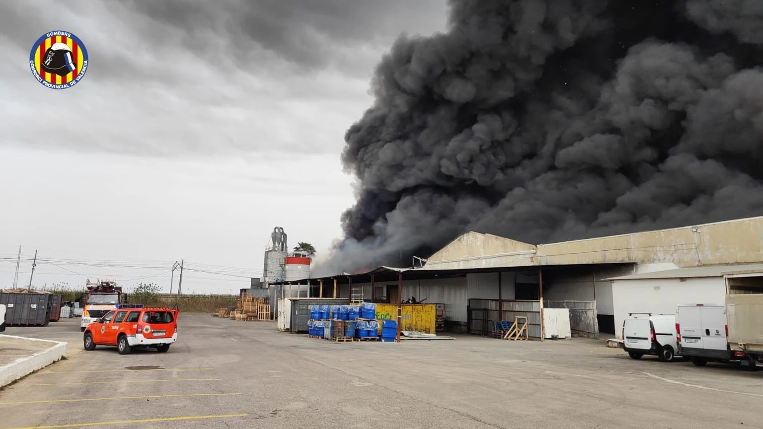 Declarado un incendio en una fábrica de electrodomésticos en Sollana Declarado un incendio en una fábrica de electrodomésticos en Sollana