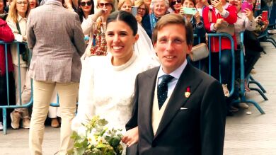 Hablamos con la diseñadora que ha adaptado el vestido de novia de Teresa Urquijo para su boda con Almeida