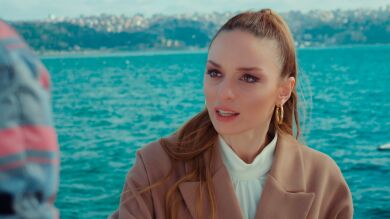 Çağatay prohíbe a Cansu acercarse a Halit Can en un tenso enfrentamiento en la mansión