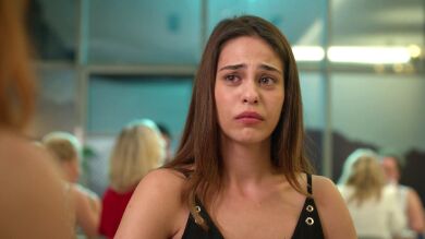 Esta noche en Hermanos: Elif, hundida ante las palabras de Ayla: “Berk y yo nos marchamos a Italia”