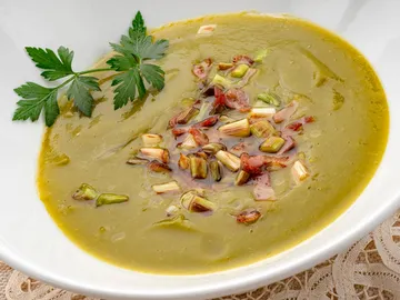 Receta de crema de acelgas con ajos frescos, de Karlos Arguiñano: "Ahorramos tiempo y dinero" Receta de crema de acelgas con ajos frescos, de Karlos Arguiñano: "Ahorramos tiempo y dinero"