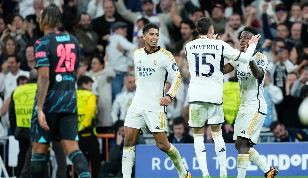Los jugadores del Real Madrid celebran un gol ante el City