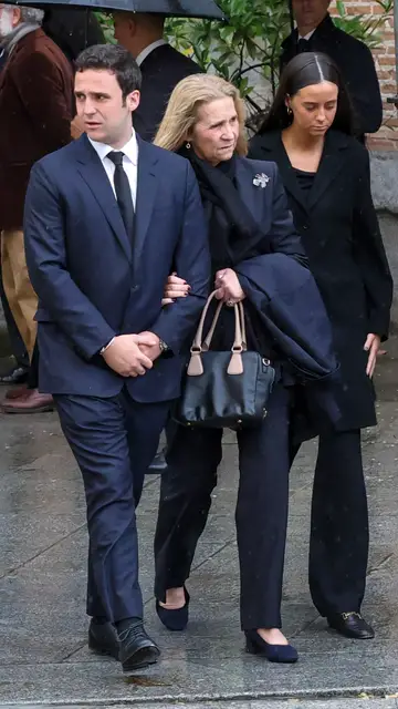 La infanta Elena, con sus hijos Froilán y Victoria Federica La infanta Elena, con sus hijos Froilán y Victoria Federica