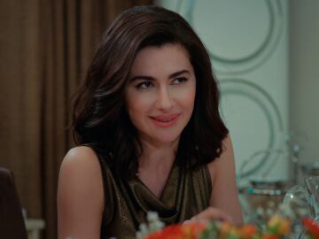 Sahika averg&uuml;enza a Hasan Ali con un impactante anuncio durante la cena familiar
