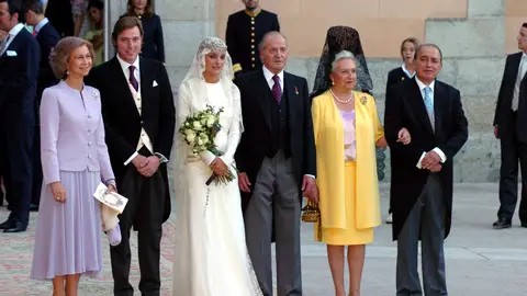 La reina Sofía, el rey Juan Carlos, Pilar de Borbón y José Manuel Ponte en la boda de Laura Ponte y Beltrán Gómez-Acebo La reina Sofía, el rey Juan Carlos, Pilar de Borbón y José Manuel Ponte en la boda de Laura Ponte y Beltrán Gómez-Acebo