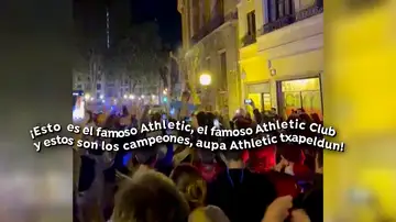 La improvisada fiesta de los jugadores del Athletic en Bilbao