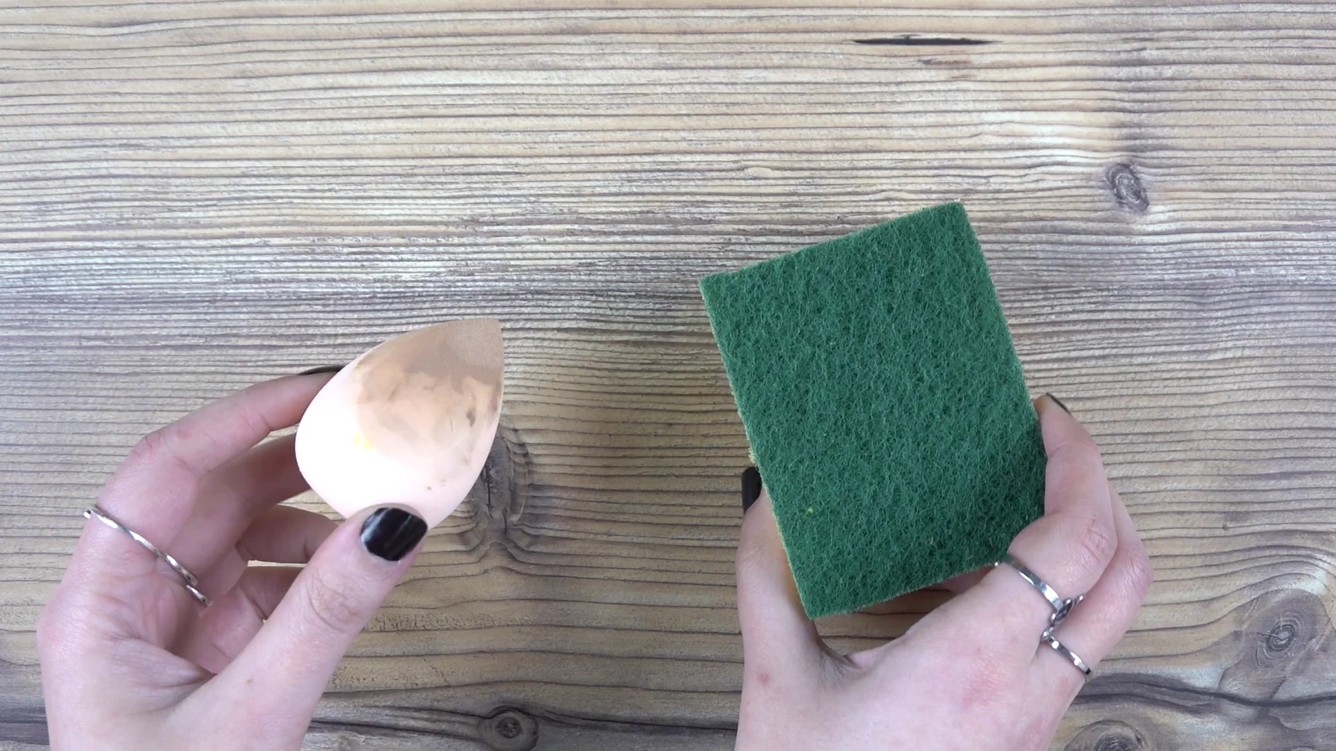 Esponja de maquillaje y estropajo Esponja de maquillaje y estropajo
