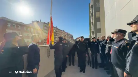Vídeo: emocionante despedida en Cádiz al comisario Menacho tras 40 años de servicio