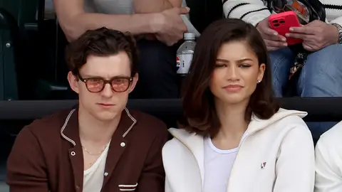 Tom Holland y Zendaya viendo un partido de tenis Tom Holland y Zendaya viendo un partido de tenis