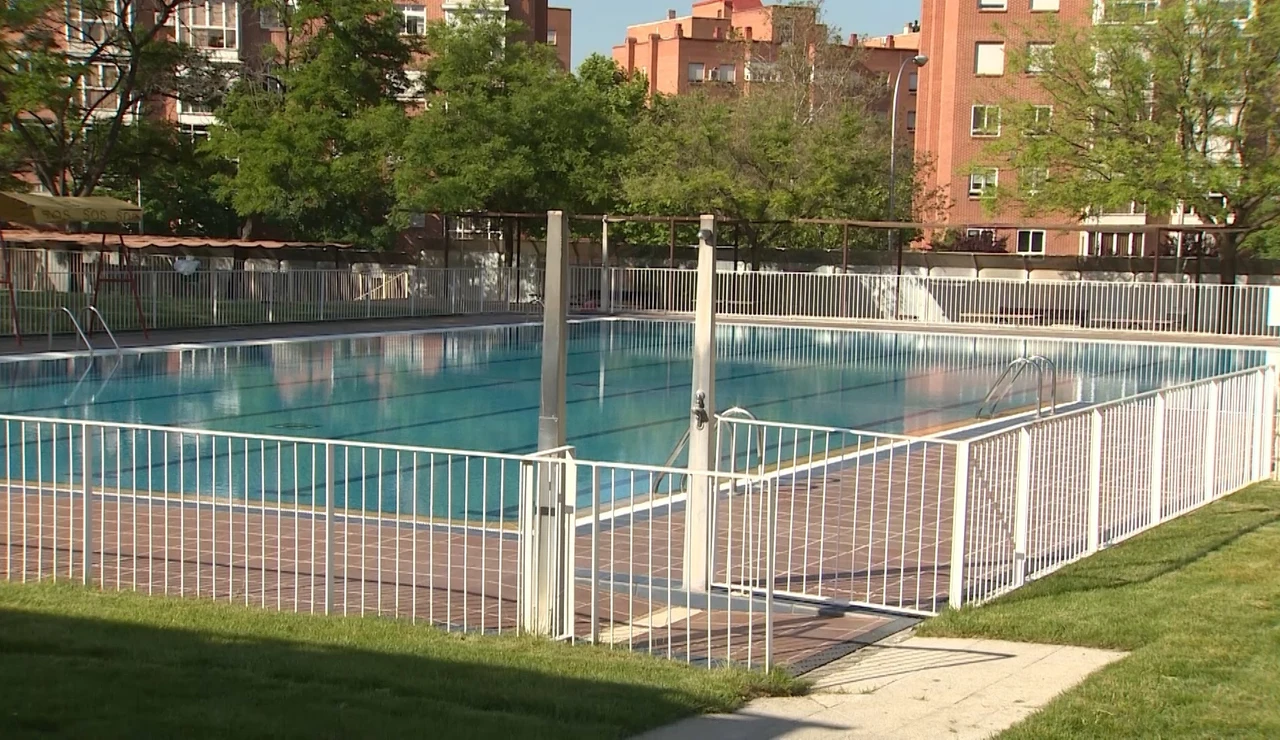 Piscina del Centro Deportivo Municipal de Peñuelas en Madrid