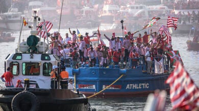 VÍDEO: La celebración del Athletic, con la gabarra remontando la ría de Nervión 