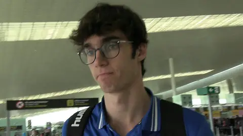 Pablo Urdangarin, en el aeropuerto de Barcelona Pablo Urdangarin, en el aeropuerto de Barcelona