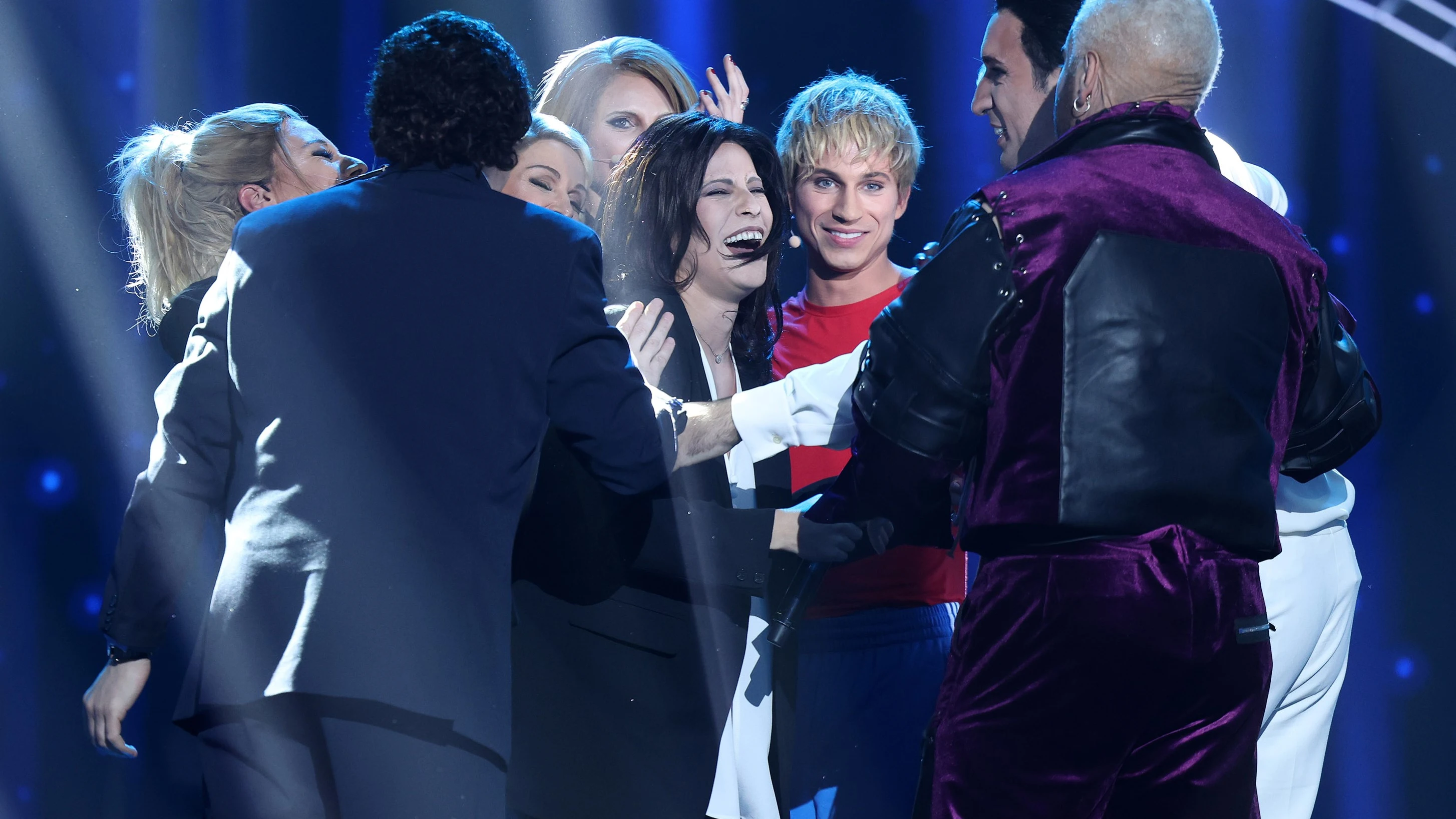 Los concursantes de TCMS 11 celebran la victoria de Julia Medina