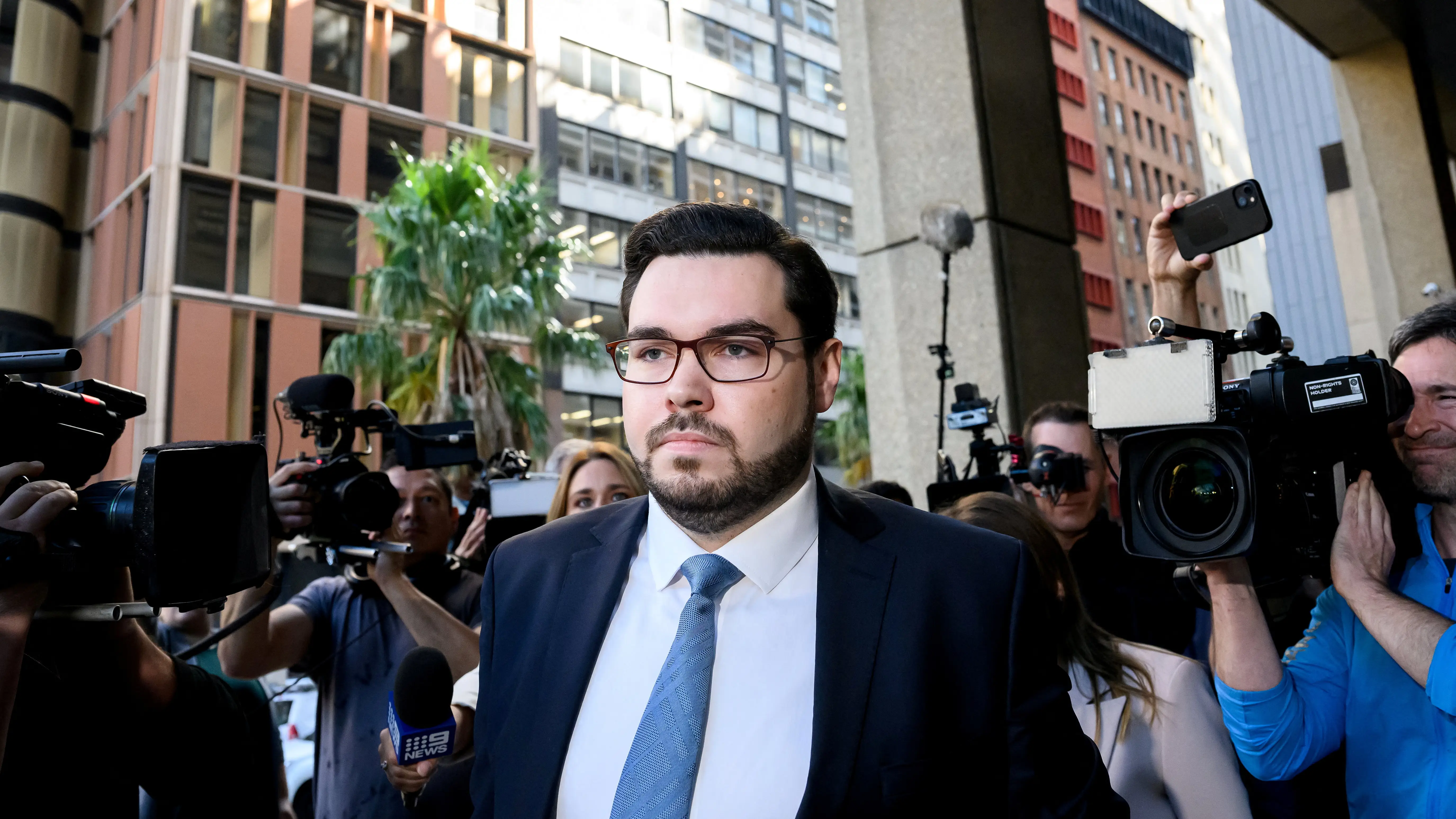 Un juez da la razón a una empleada que fue violada en el Parlamento Australiano Un juez da la razón a una empleada que fue violada en el Parlamento Australiano