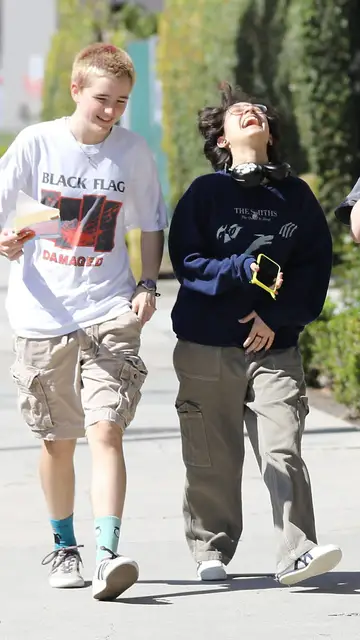 Fin Affleck y Emme Muñiz Fin Affleck y Emme Muñiz
