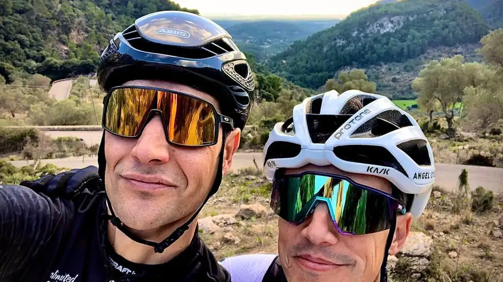 Due&ntilde;os de &Aacute;ngel Cycle Works, una empresa con sede en Oleiros