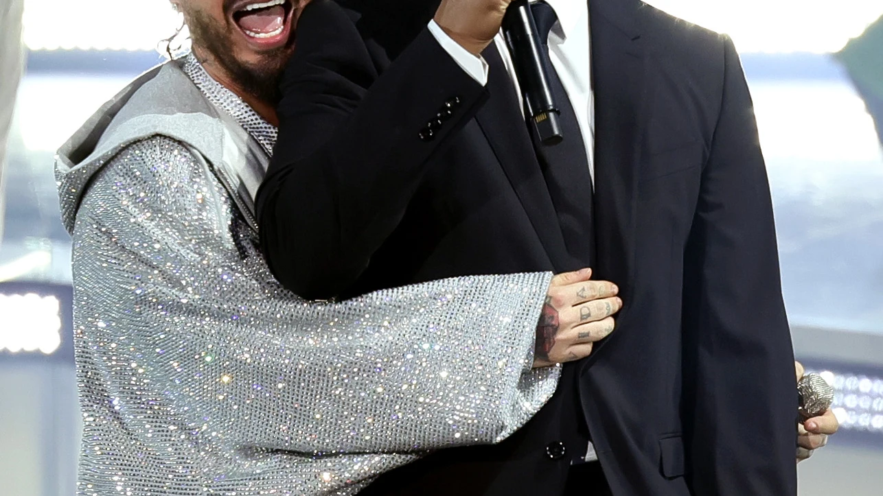 J Balvin y Will Smith actuando en el Festival de Coachella 2024 J Balvin y Will Smith actuando en el Festival de Coachella 2024