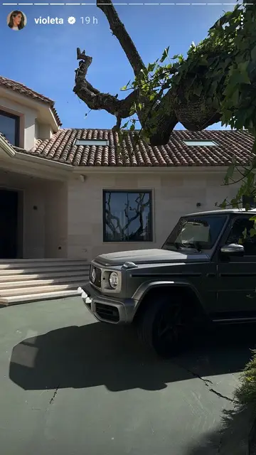 Fachada y coche de Omar Montes Fachada y coche de Omar Montes