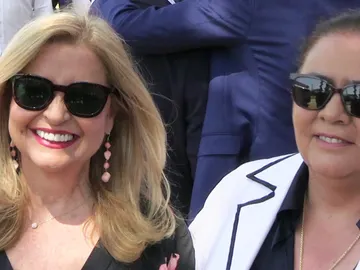 María del Monte y su esposa, Inmaculada Casal, en la Feria de Abril María del Monte y su esposa, Inmaculada Casal, en la Feria de Abril