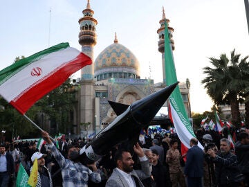 Iraníes celebran el ataque a Israel