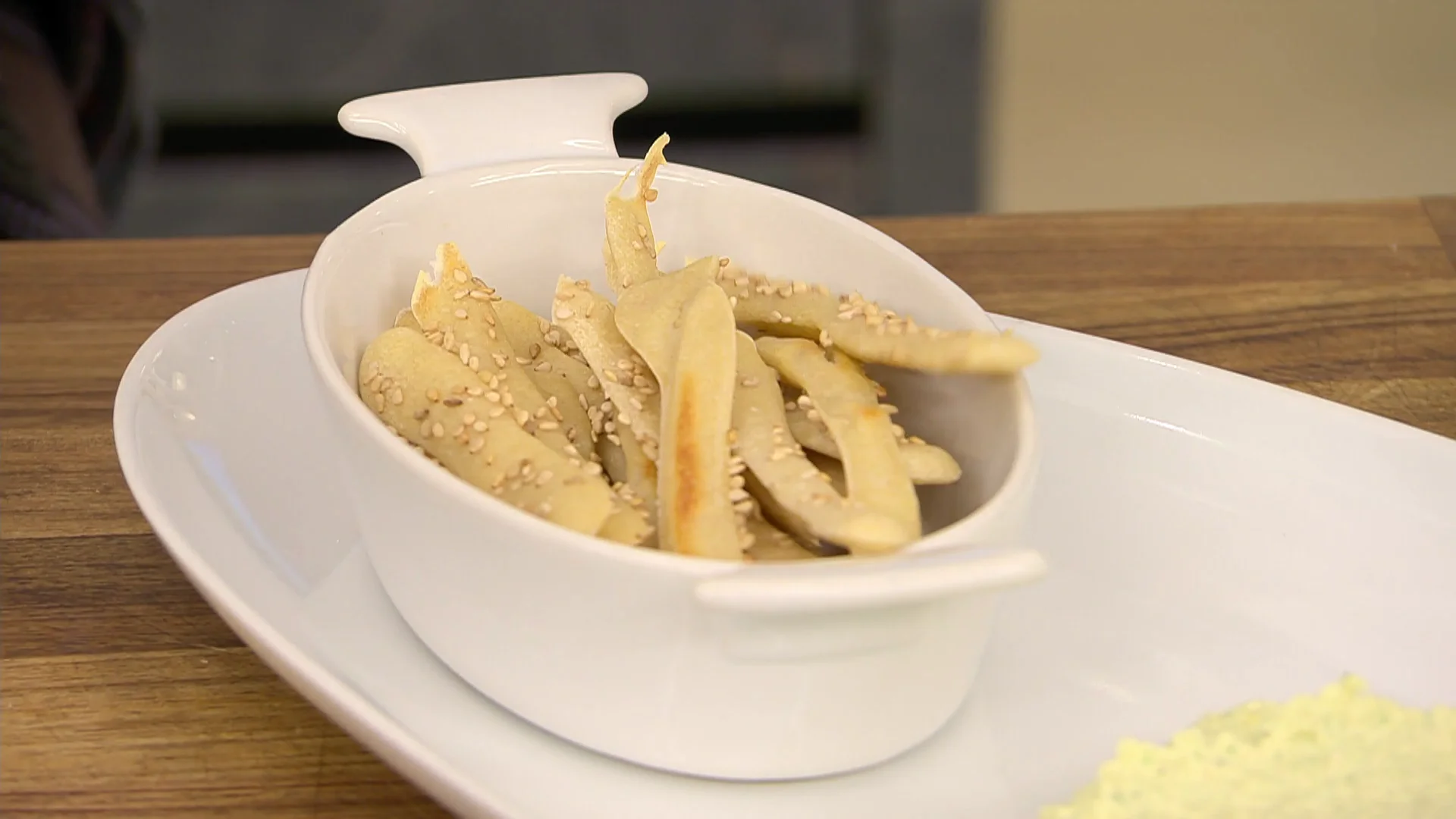 &iquest;Piquitos o colines? El truco de Argui&ntilde;ano para elaborar palitos de pan caseros en 15 minutos