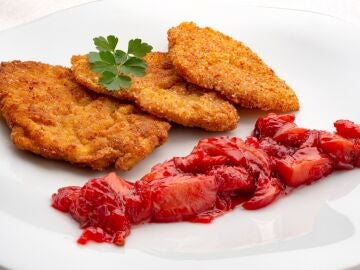 Crispy de pollo marinado con chutney de fresas, de Arguiñano: "¡Atentos a esta receta!"