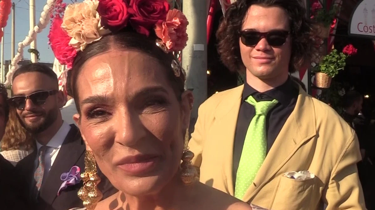 Raquel Bollo, con su hijo Manuel y Bosco Mart&iacute;nez-Bordi&uacute;