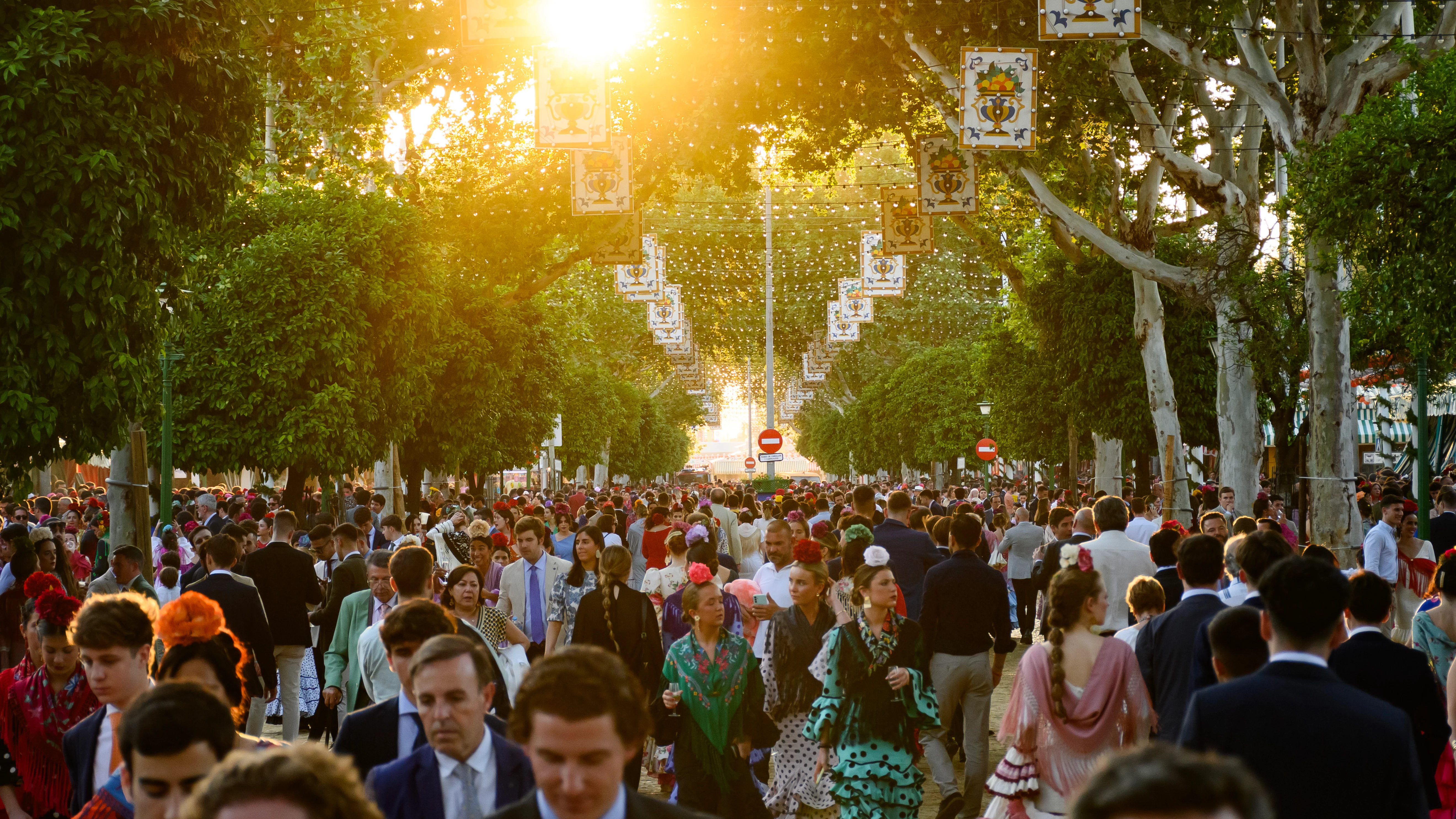 Una de las calles del Real de la Feria de Abril de Sevilla 