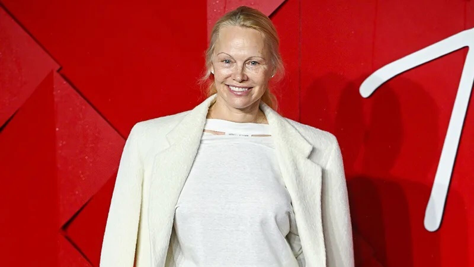 El fenómeno 'no make-up', la nueva tendencia que luce el rostro al natural sin una gota de maquillaje: 