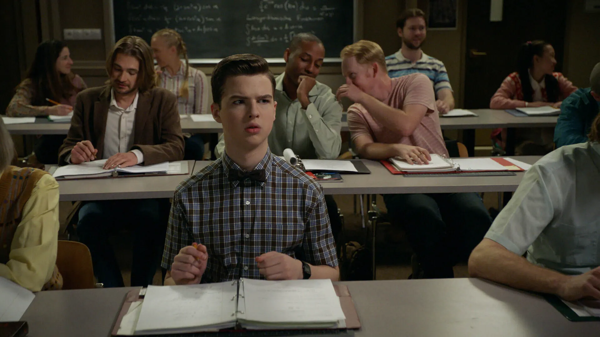 Iain Armitage en El joven Sheldon Iain Armitage en El joven Sheldon