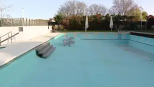 Una piscina vacía