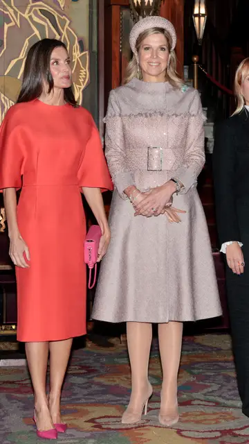 El look de la reina Letizia y Máxima El look de la reina Letizia y Máxima