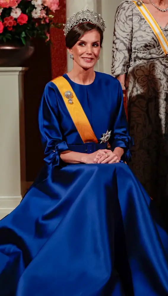 La reina Letizia sentada en Palacio
