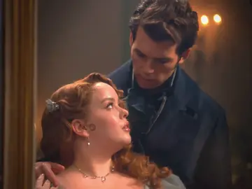 Nicola Coughlan y Luke Newton como Penelope y Colin en Los Bridgerton Nicola Coughlan y Luke Newton como Penelope y Colin en Los Bridgerton