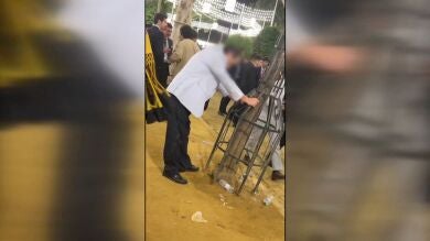 La Feria de Sevilla y los 'papagorda': una tendencia viral que puede terminar en multas de 10.000 euros