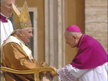 Benedicto XVI inicia su pontificado